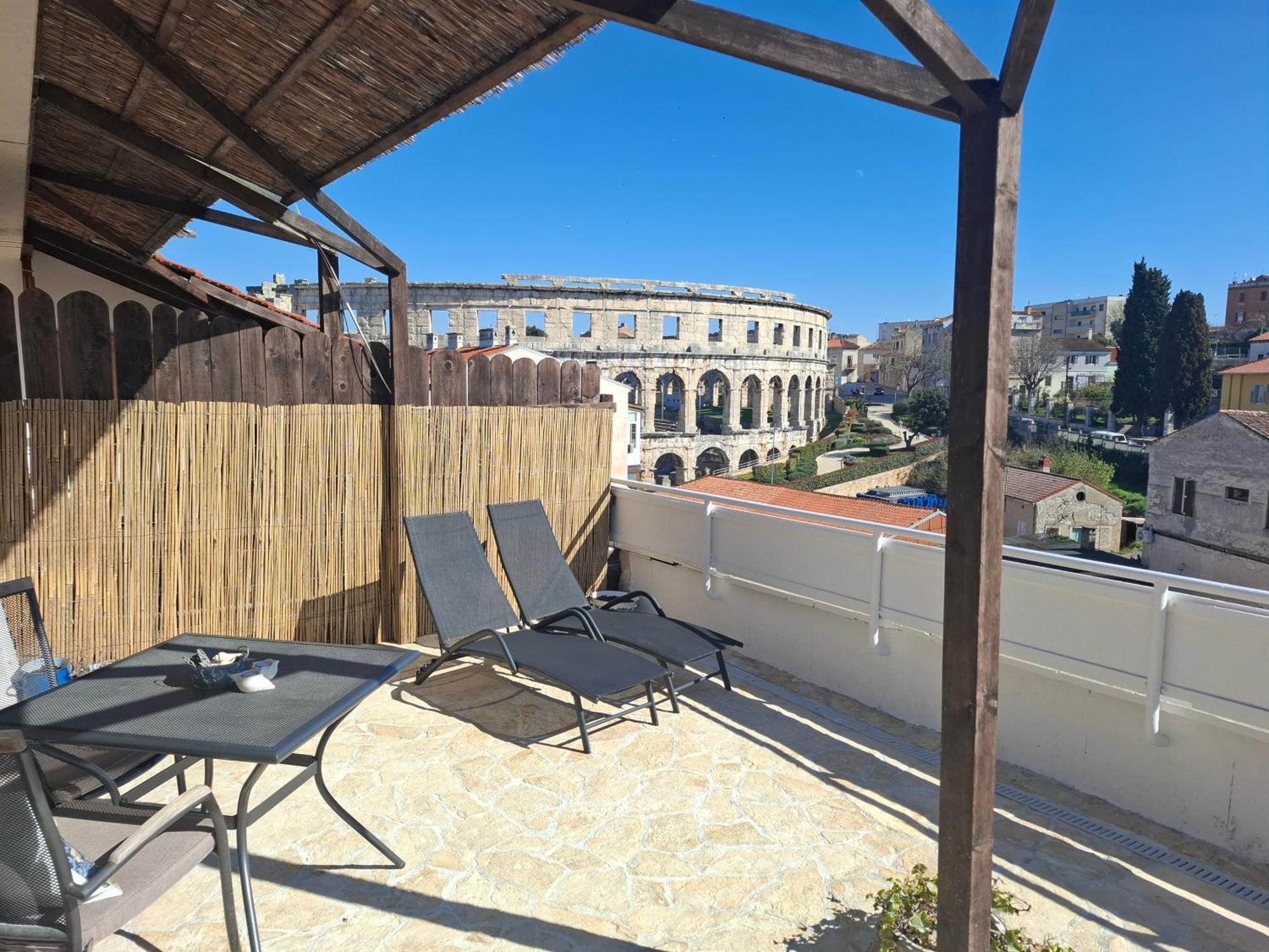Terrace Dream View Over Amphitheatre プーラ エクステリア 写真